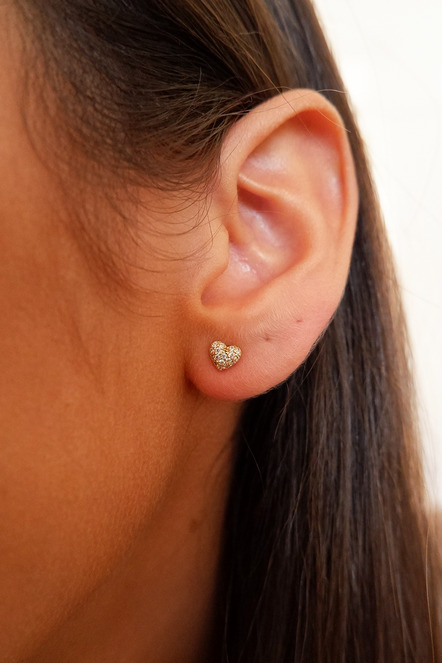 Sparkle heart studs