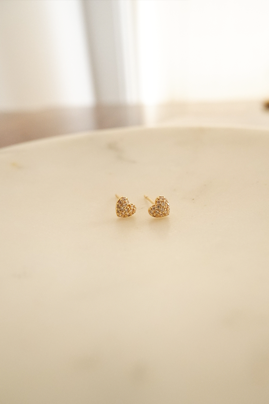 Sparkle heart studs