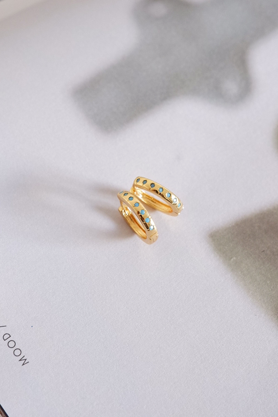 Cassia pavé huggies