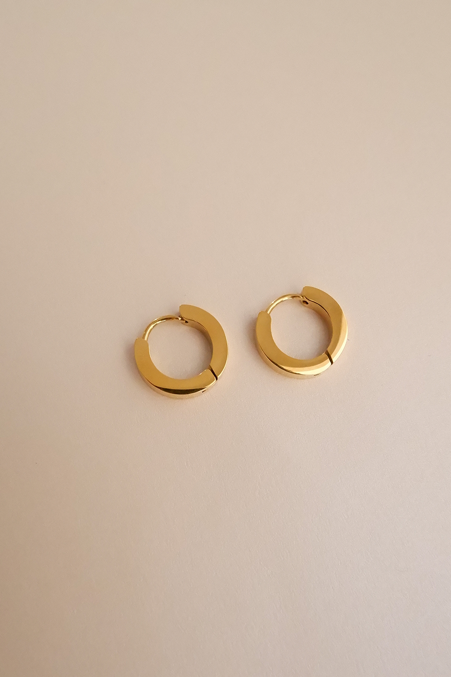 Waterproof - Gold plated huggies - SCS