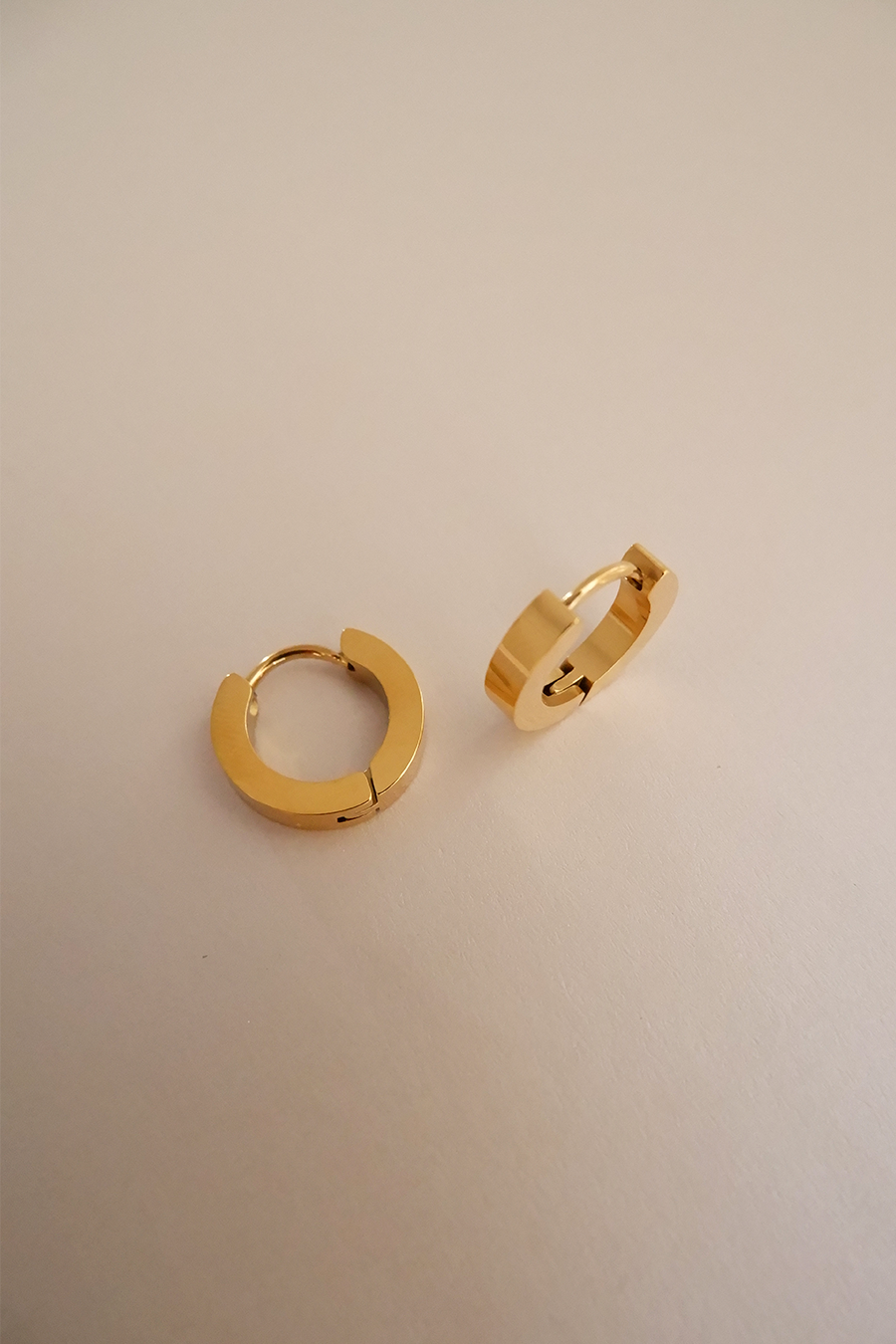 Waterproof - Gold plated huggies - SCS