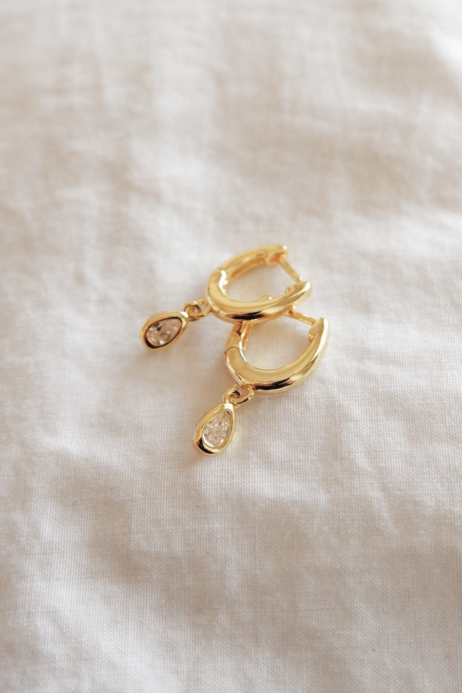 Teardrop huggies -SCS