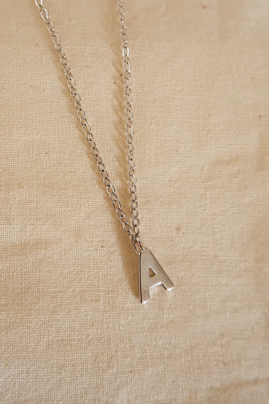 Silver oval link chain