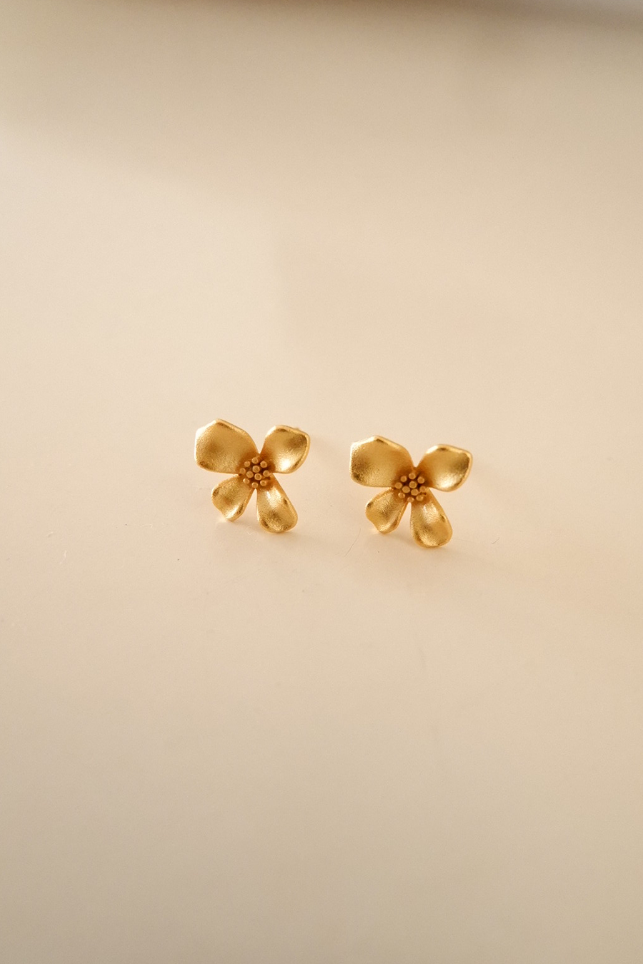 Lily studs