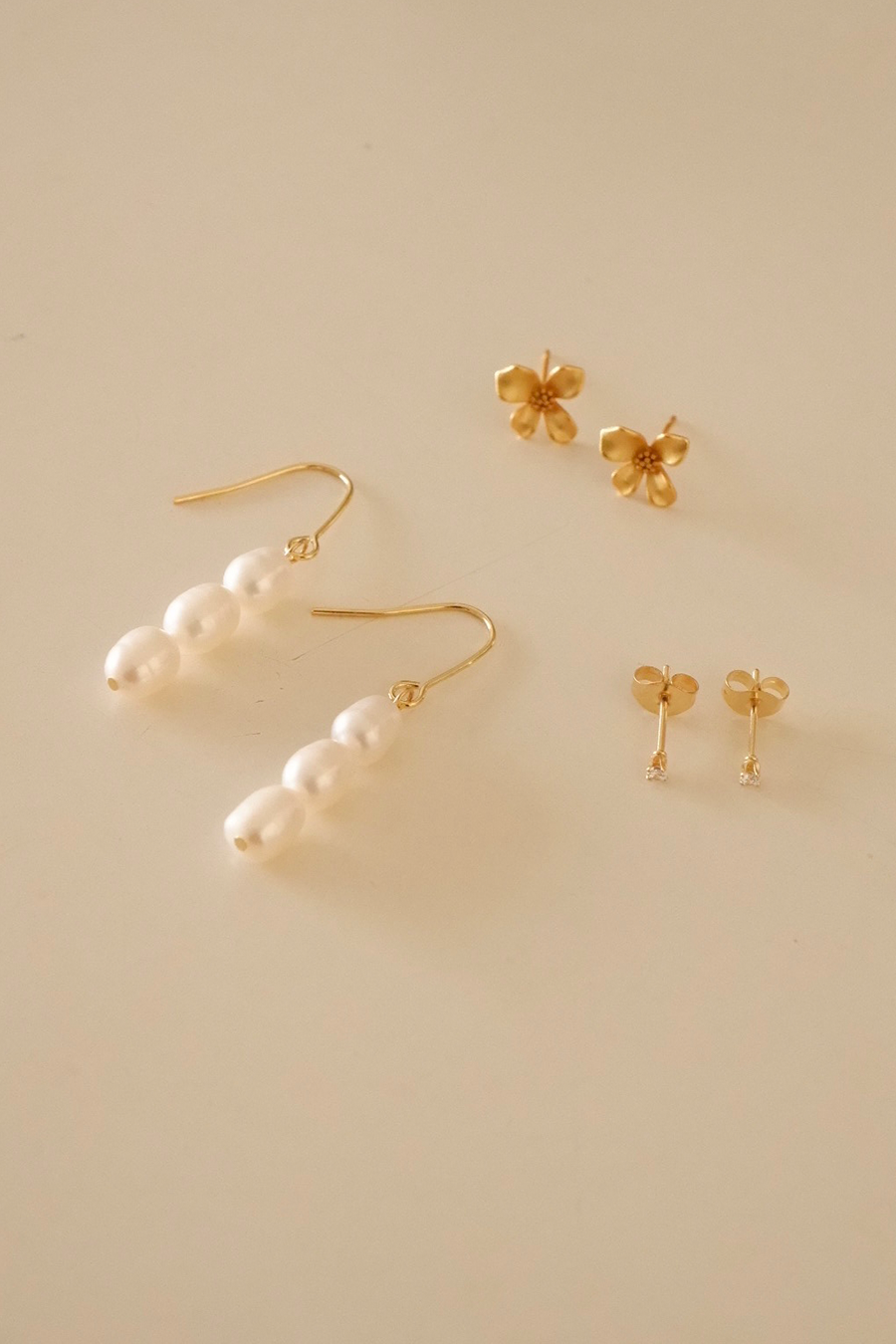 Lily studs